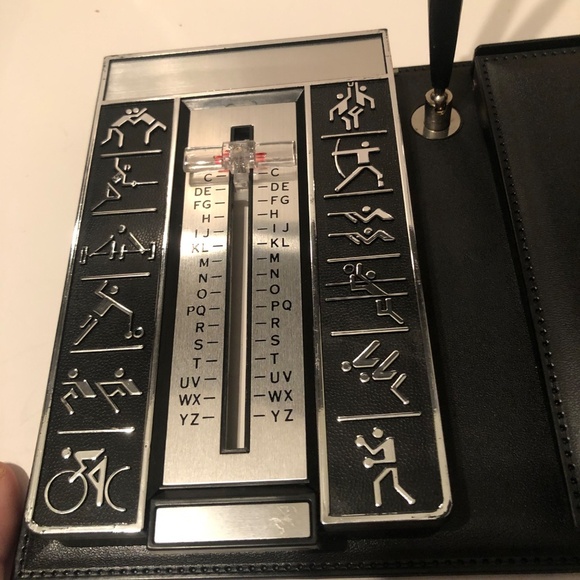 Vintage 1970s desk set with telephone index, pen holder and memo paper - Picture 3 of 8